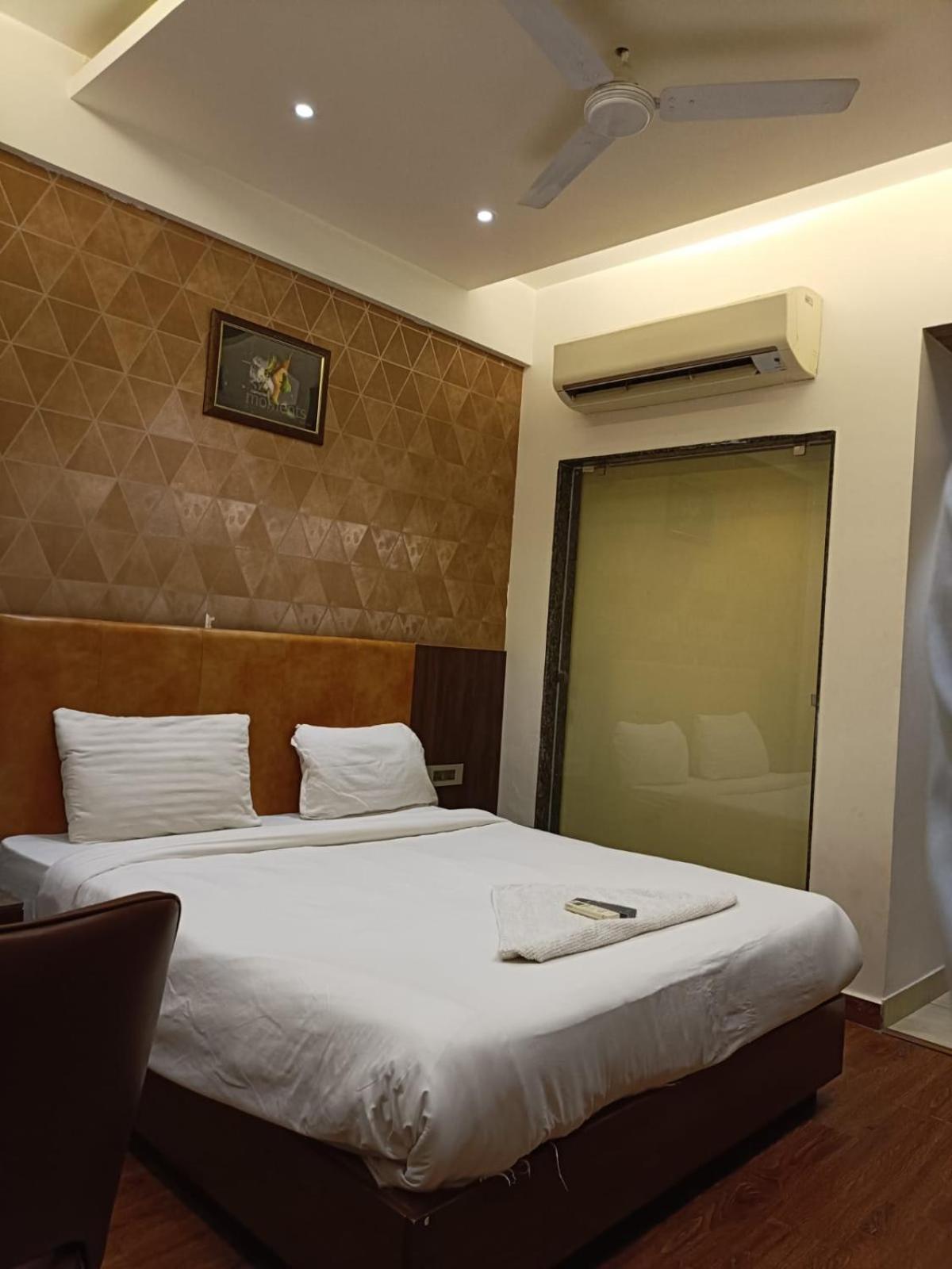 Hotel Parklane Agra (Uttar Pradesh) Exterior photo