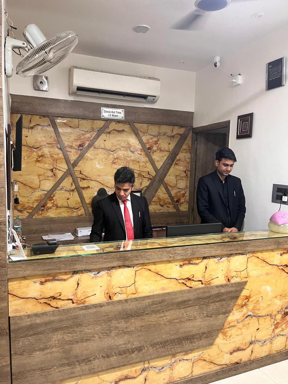 Hotel Parklane Agra (Uttar Pradesh) Exterior photo